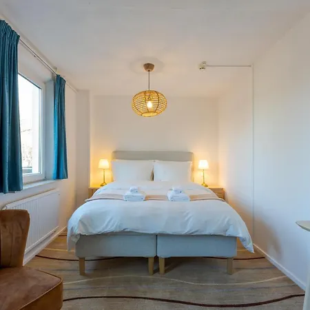 Bed & Breakfast Geulzicht 3*