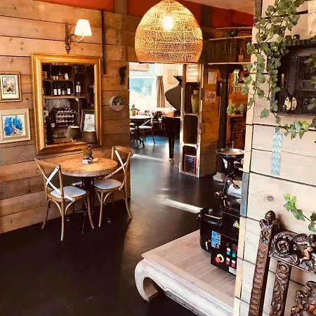 Bed & Breakfast Geulzicht 3*