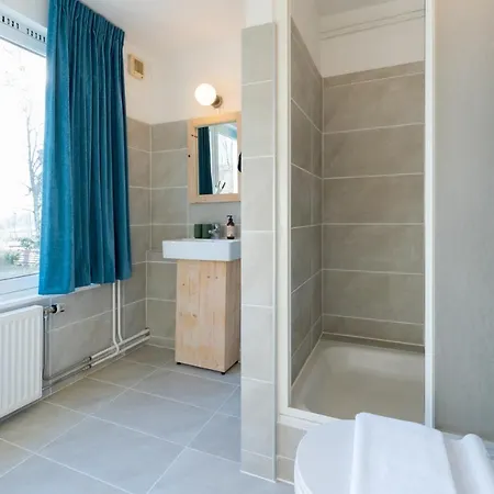 Bed & Breakfast Geulzicht 3*