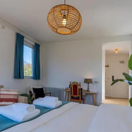 Bed & Breakfast Geulzicht 3*