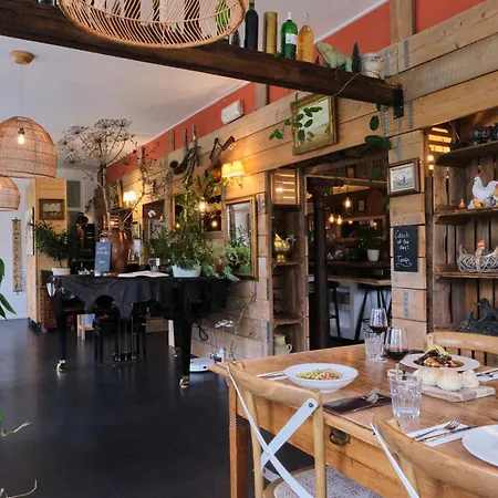 Bed & Breakfast Geulzicht 3*