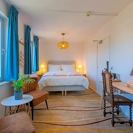 Bed & Breakfast Geulzicht 3*