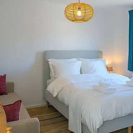 Bed & Breakfast Geulzicht 3*