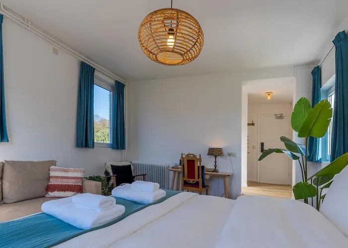 Bed and breakfast Geulzicht 3*